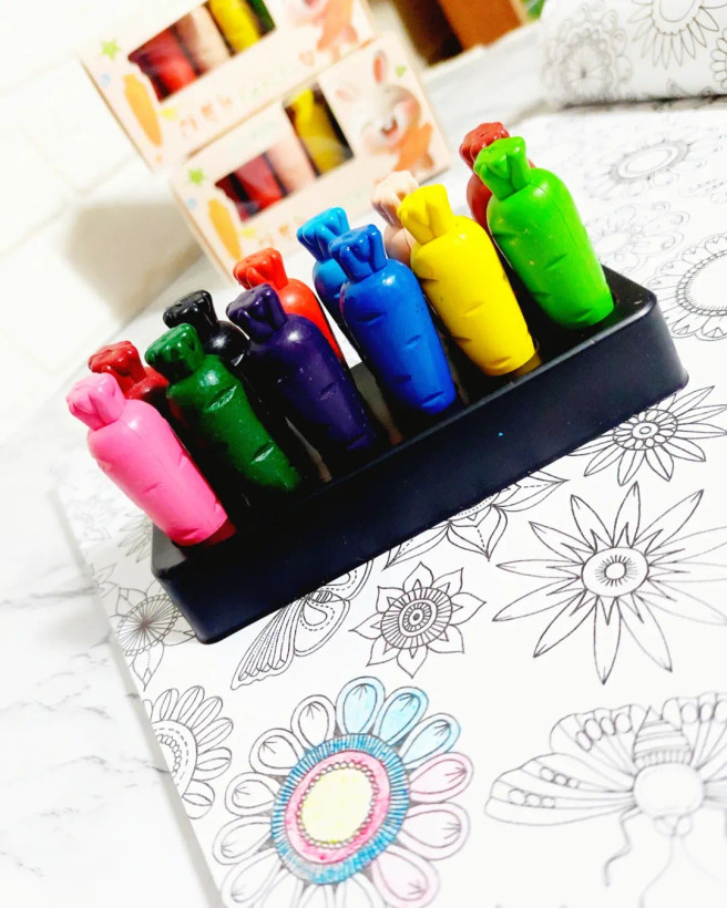 مداد شمعی جادوئی فقط رو کاغذ رنگ میده