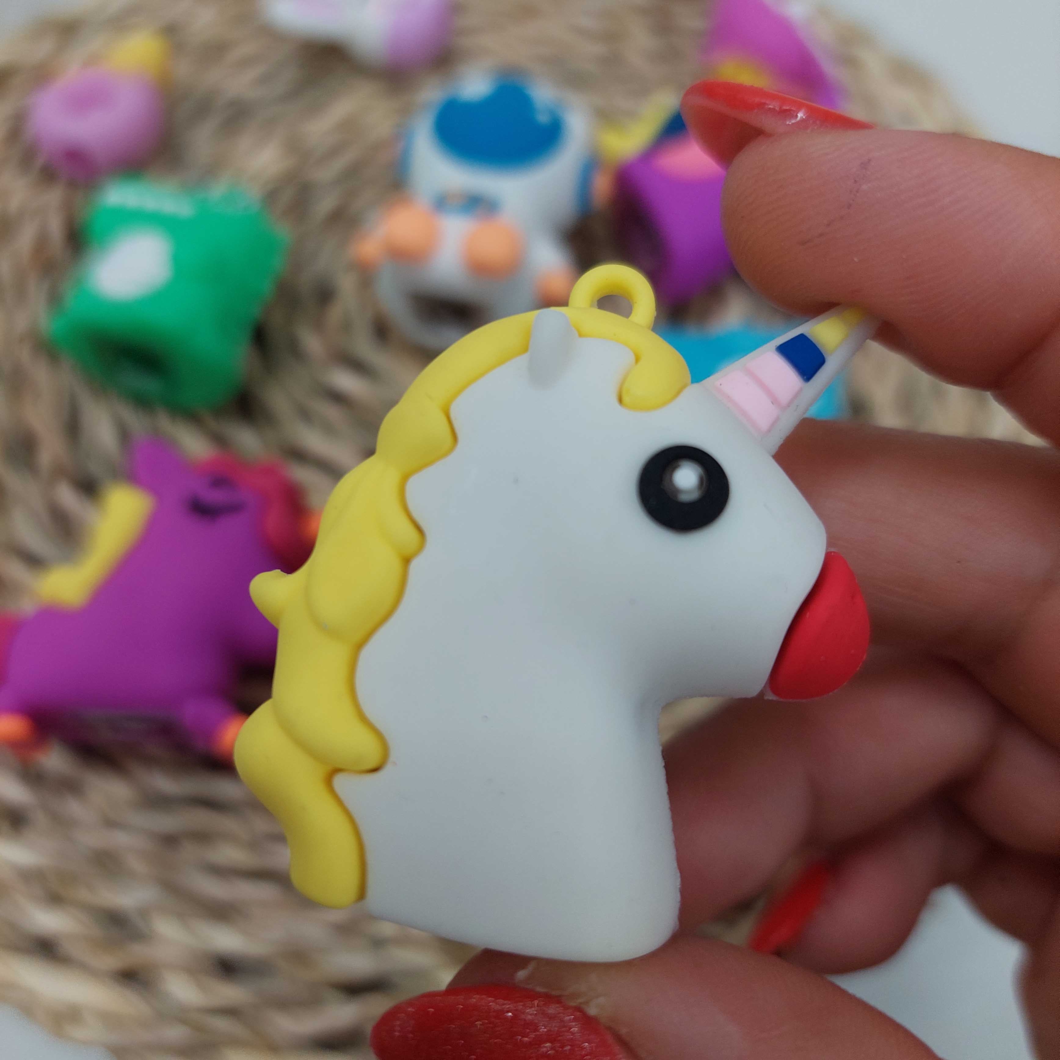 تراش سیلیکونی یونیکرن سفید