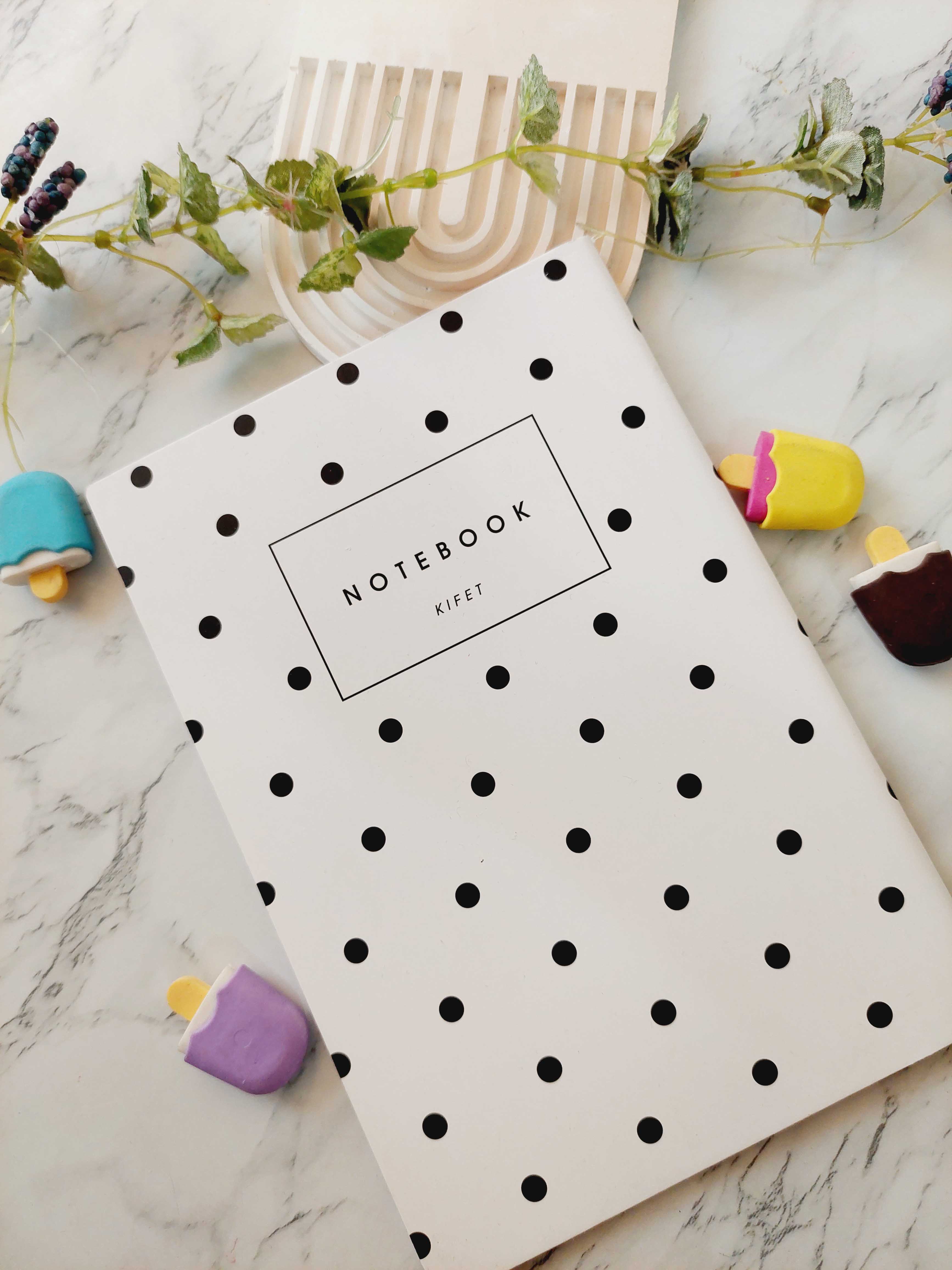 دفتر خال خالی