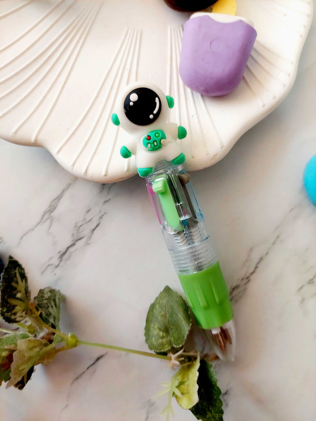 خودکار چهاررنگ فضانورد کیوت