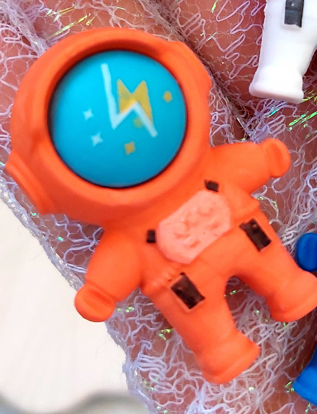 پاکن فضانورد رنگی