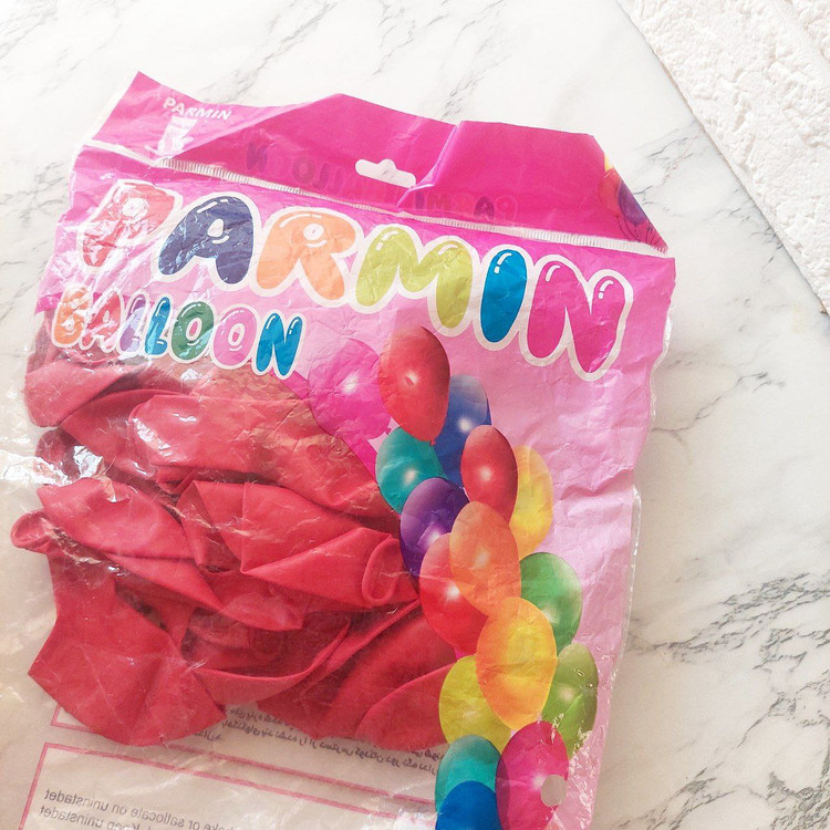 بادکنک قرمز